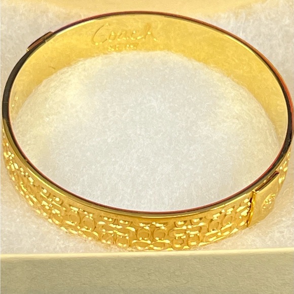 NEW COACH BRACELET - Picture 1 of 9